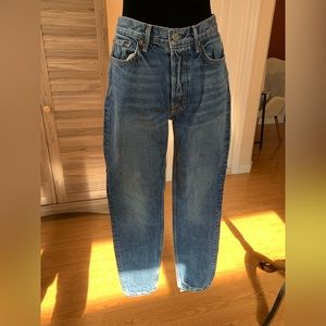 Girlfriend / GRLFRND jeans size 28 mid rise
